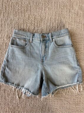 Madewell — The Perfect Mid-Length Jean Short